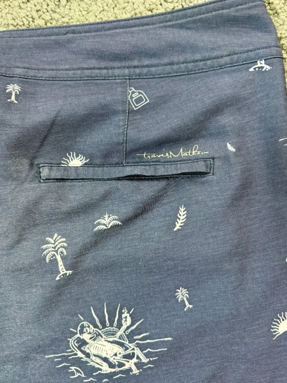 Travis Mathew Navy Swim Trunks - Tropical Art Design - Men's Size 40 - VGUC